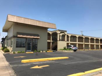 Hutchinson Inn Main image